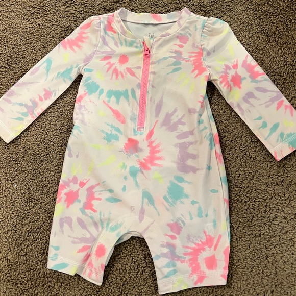 EUC Gap Baby Girls long sleeve One Piece Swimsuit 6-12 months - Picture 1 of 3
